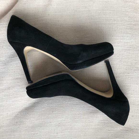 Black suede like Banana Republic heels / pumps - Picture 1 of 8